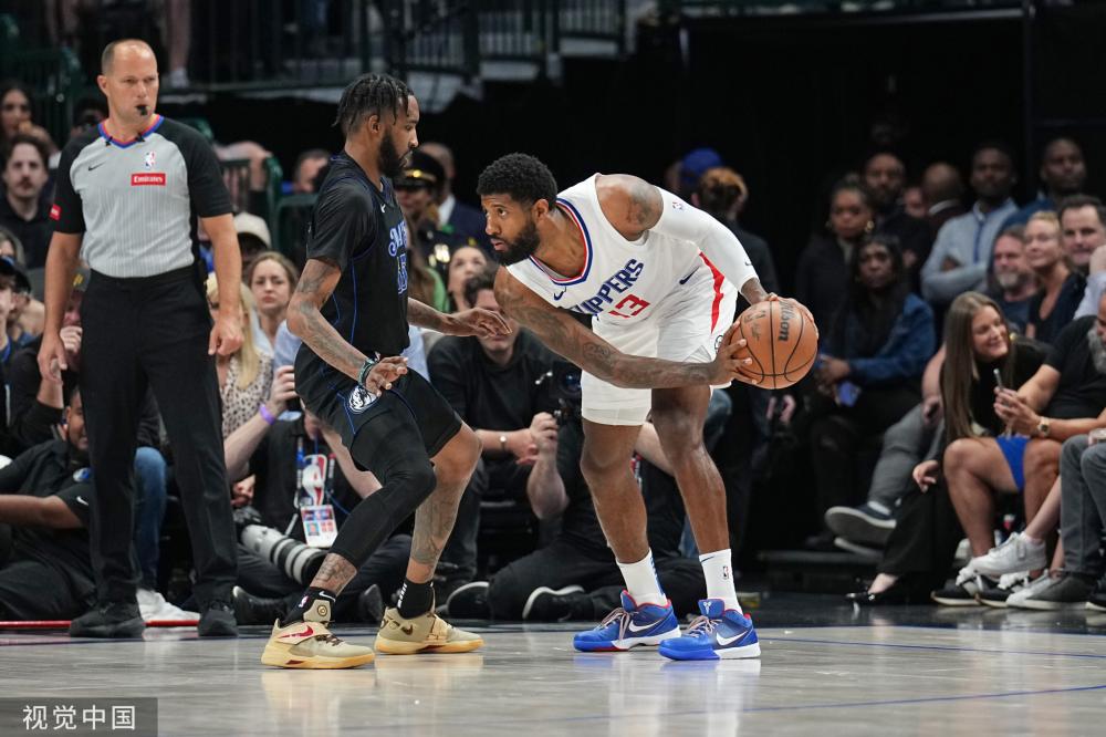 队提供了坚 队提供了坚